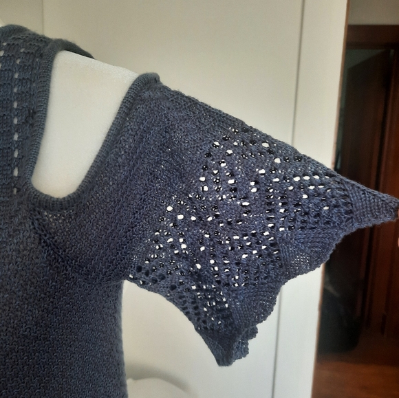 LC Lauren Conrad crocheted cold-shoulder blue sweater size medium - Picture 7 of 12